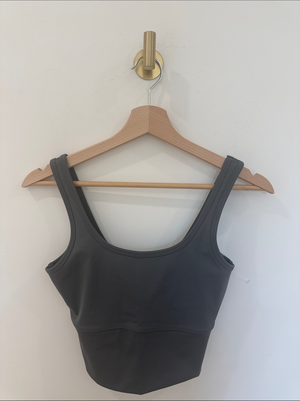Vehla Women’s Scoop Neck Crop Tank - Charcoal